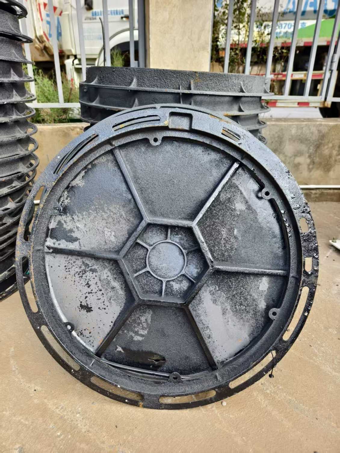 重型球墨铸铁井盖厚度是多少